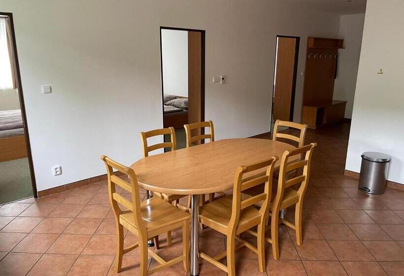 Люкс 3 Спальни, Ubytování Jívka 86