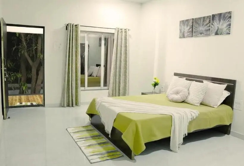 デラックスルーム, Stay Leisurely Sunset Cove Panvel