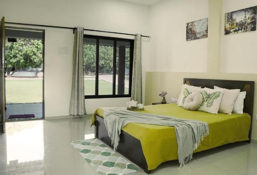 חדר דלוקס, Stay Leisurely Sunset Cove Panvel