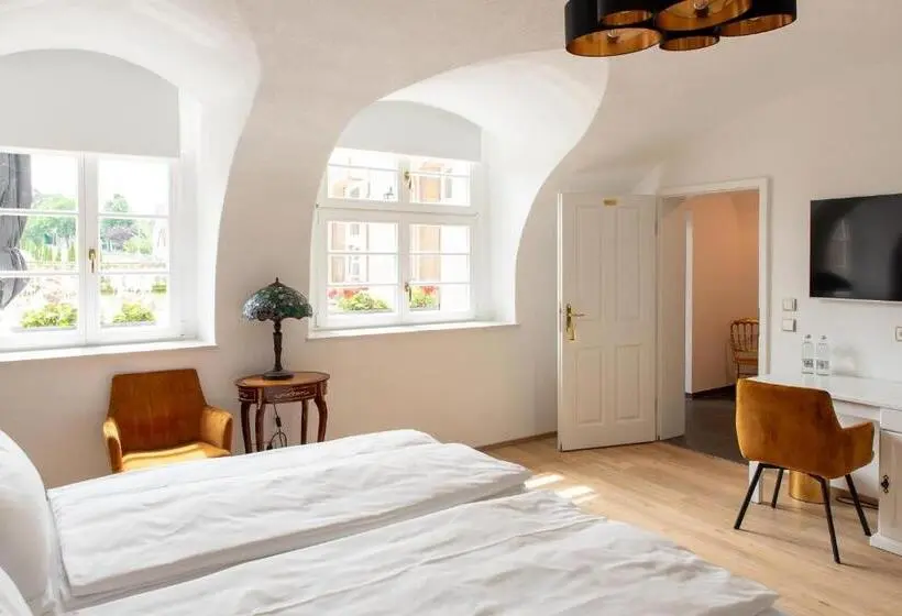 キングサイズベッドのデラックスルーム, Schloss Hotel Colmdorf