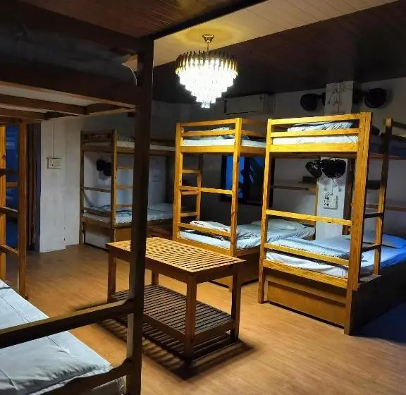 Lit en Chambre Commune, Jungle By Sturmfrei Pushkar