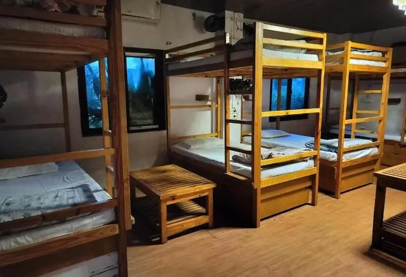 Lit en Chambre Commune, Jungle By Sturmfrei Pushkar