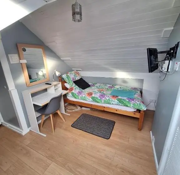 اتاق استاندارد یک نفره, Harrow B & B