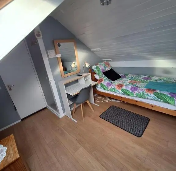 اتاق استاندارد یک نفره, Harrow B & B