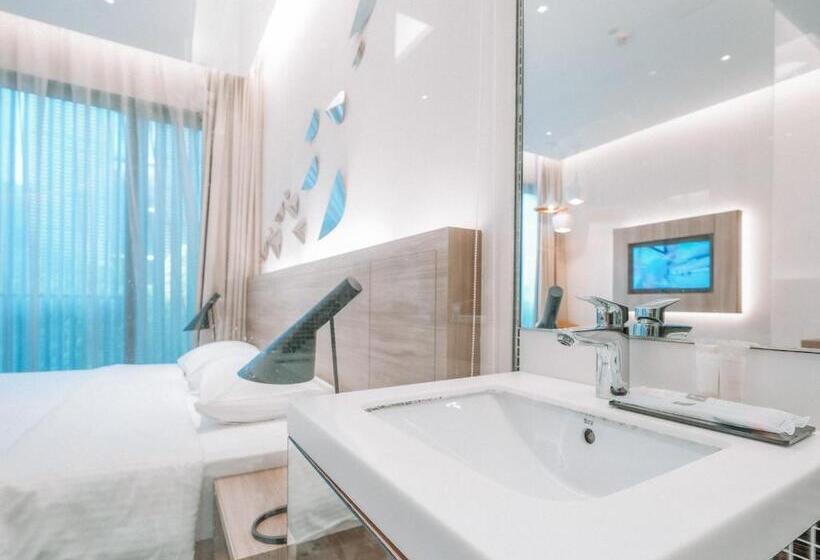 اتاق پرمیوم, A Hotel Bugis