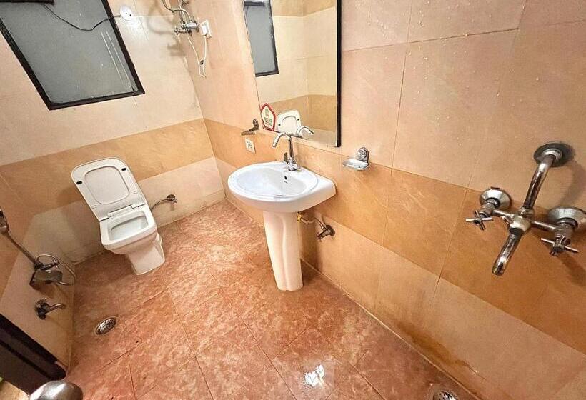标准间, Room With Kitchen On Main Road At 10k