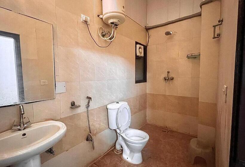 חדר סטנדרט, Room With Kitchen On Main Road At 10k