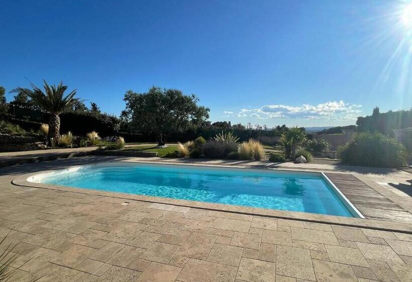 プールビュースタンダードルーム, Gîte Le Soleil Couchant