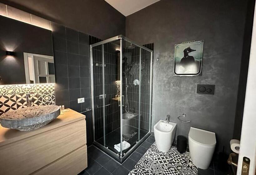 اتاق استاندارد, Jimy House