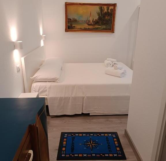 اتاق سوپریور با تخت بزرگ, Jimy House