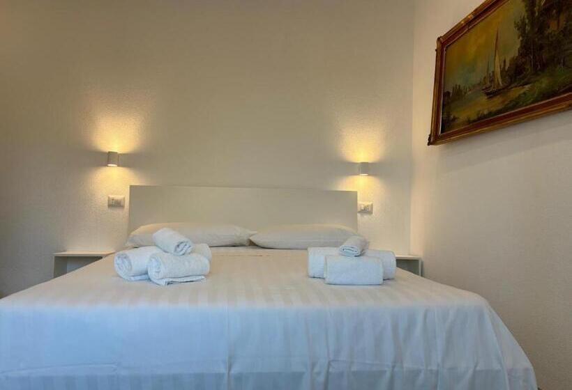 اتاق سوپریور با تخت بزرگ, Jimy House