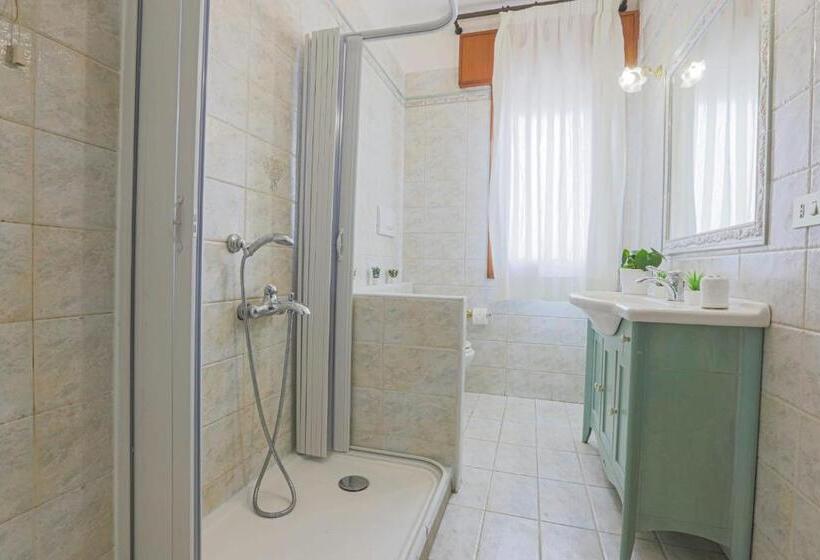 اتاق استاندارد یک تخته با سرویس بهداشتی مشترک, Le Barche Guest House