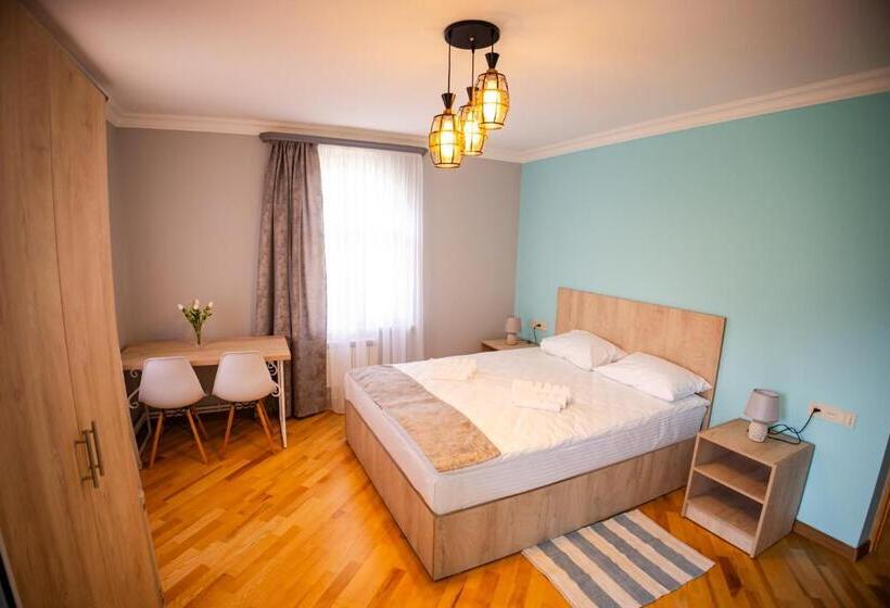 חדר סטנדרט נוף להרים, Lily S Guest House