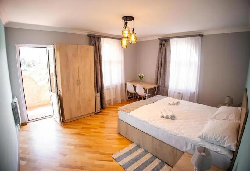 اتاق استاندارد با چشمانداز کوهستان, Lily S Guest House
