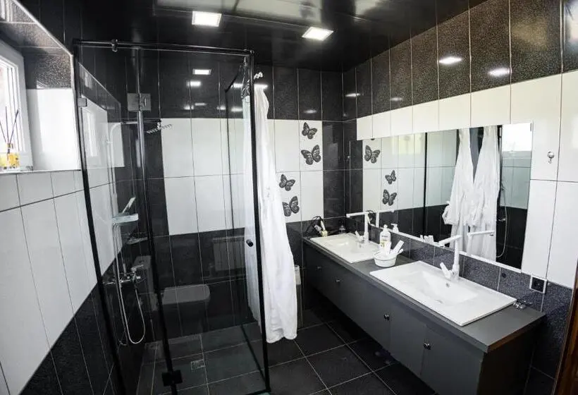اتاق استاندارد با چشمانداز کوهستان, Lily S Guest House