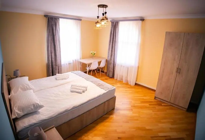 اتاق استاندارد با چشمانداز کوهستان, Lily S Guest House