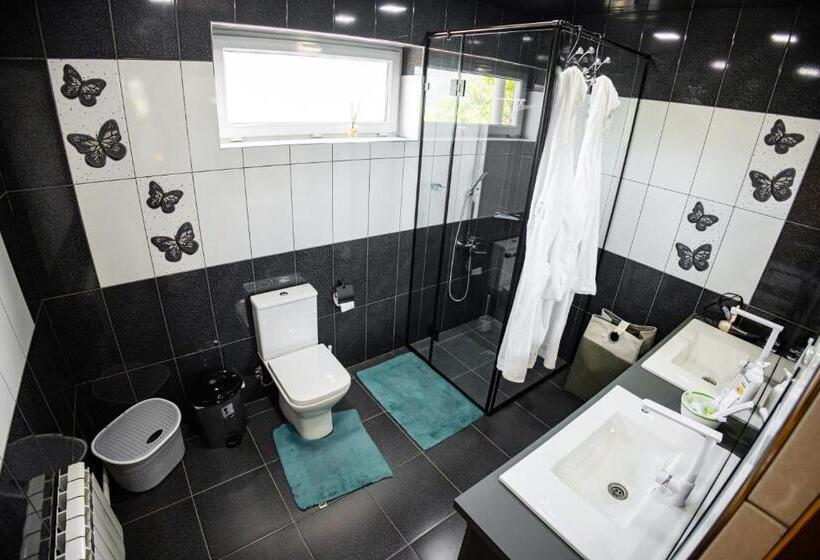 חדר סטנדרט נוף להרים, Lily S Guest House