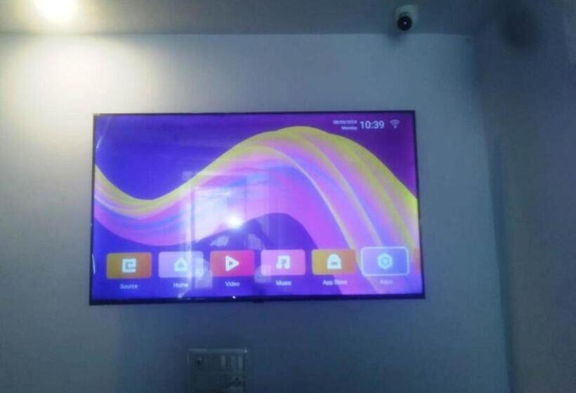 디럭스 룸, Del Fox Holidays At 5 Minute Vfs New Delhi