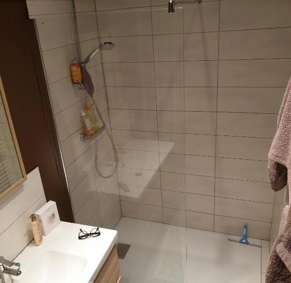 Standard Værelse Delt Badeværelse, Le Ptit B&b