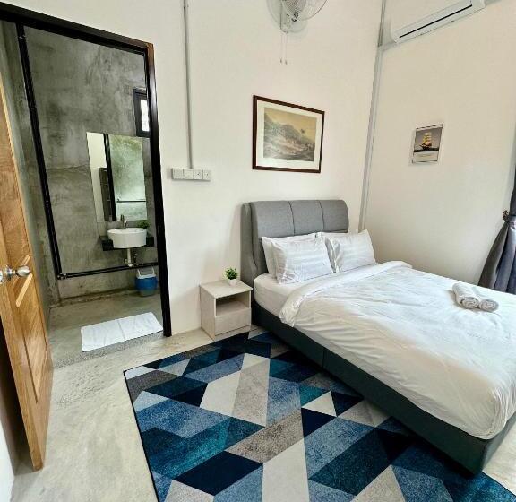 חדר דלוקס נוף לים, Ferringhi Inn 51