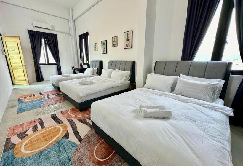 חדר משפחתי נוף לים, Ferringhi Inn 51