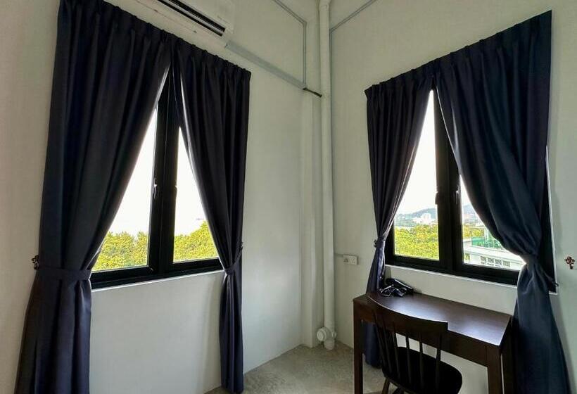 חדר משפחתי נוף לים, Ferringhi Inn 51