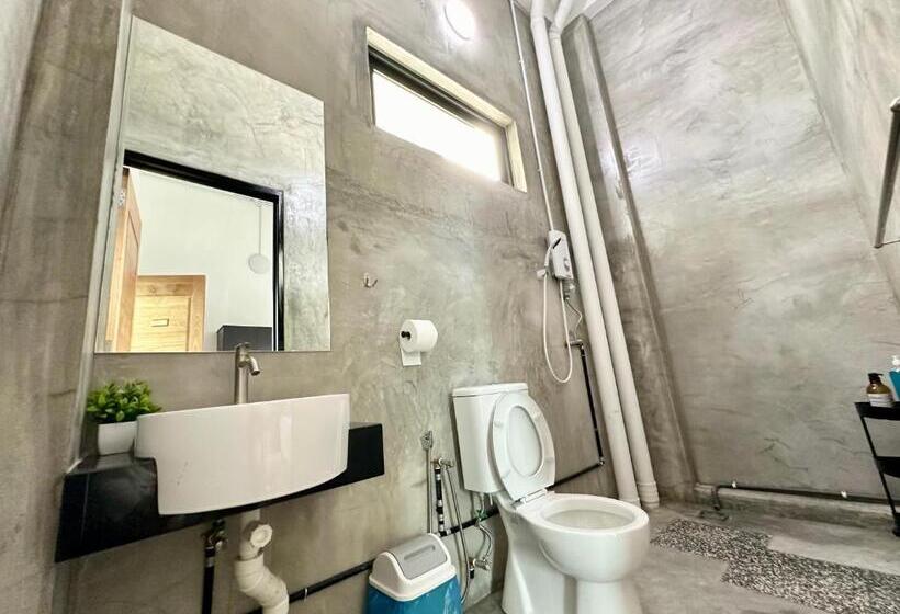 חדר סטנדרט נוף לים, Ferringhi Inn 51