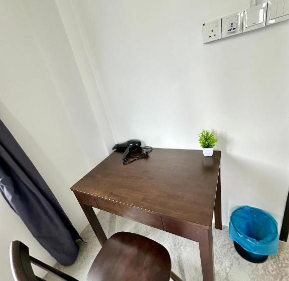 חדר סטנדרט נוף להרים, Ferringhi Inn 51