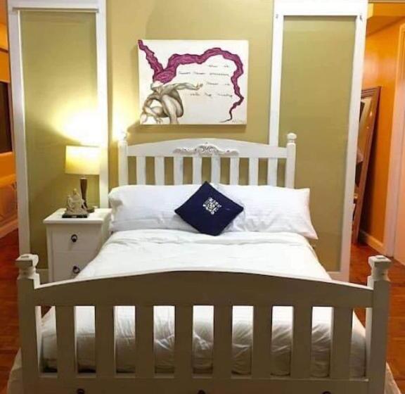 דירת חדר שינה  1 עם נוף לעיר, Greenhills 1br Lower Penthouse W Panoramic View