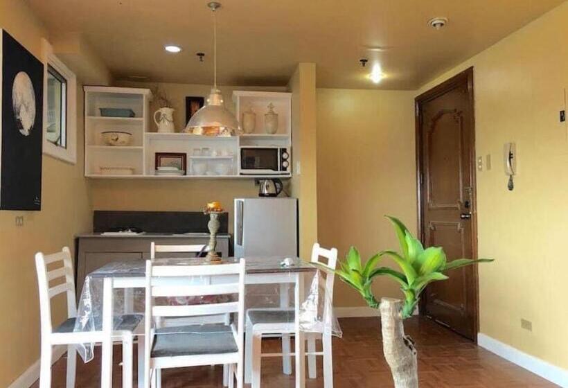 דירת חדר שינה  1 עם נוף לעיר, Greenhills 1br Lower Penthouse W Panoramic View