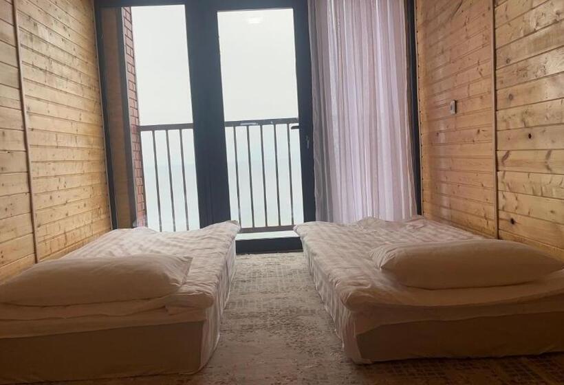 سوییت, Guest House Sham