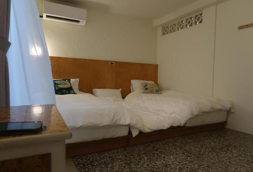 スタンダードルーム, Bright Moon