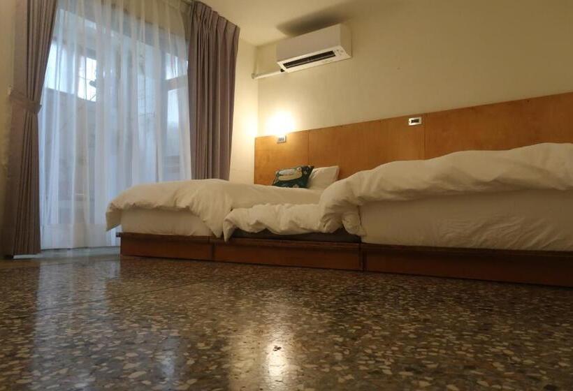 スタンダードルーム, Bright Moon