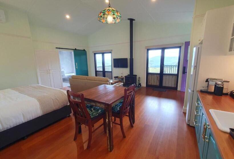 Стандартный Номер Кровать Кинг, Couples Accessible Cabin, Zarina Country Cabins, 6