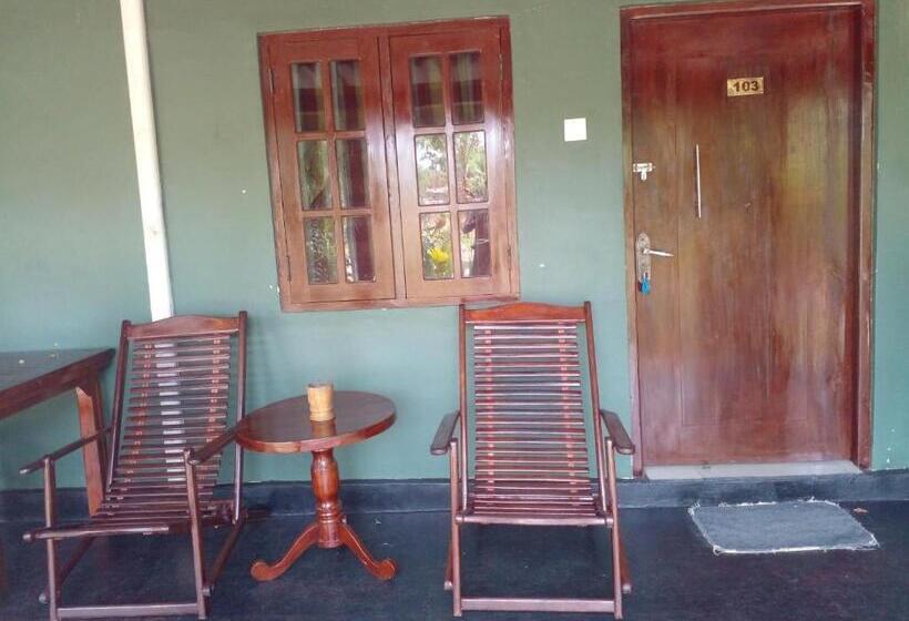 ガーデンビューファミリールーム, Travels First Sigiriya Hostel