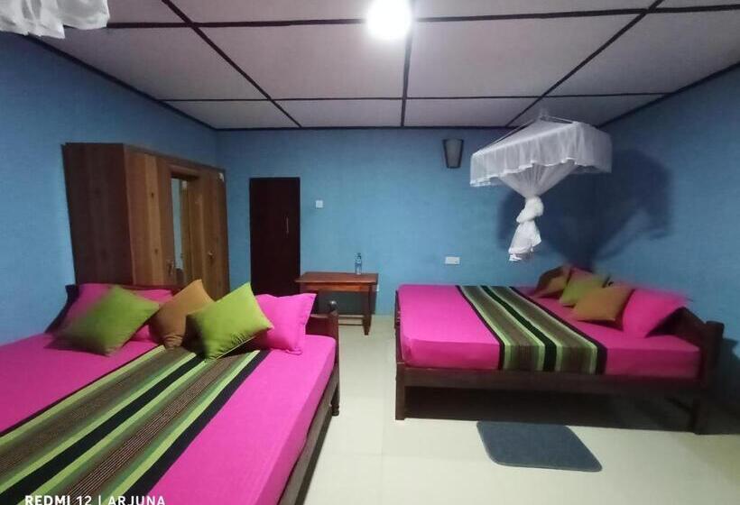 Семейный Номер Вид на Сад, Travels First Sigiriya Hostel