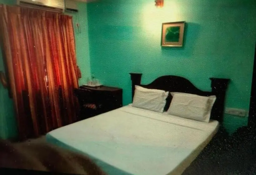 Chambre Deluxe, Priya