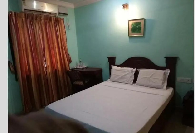 Chambre Deluxe, Priya