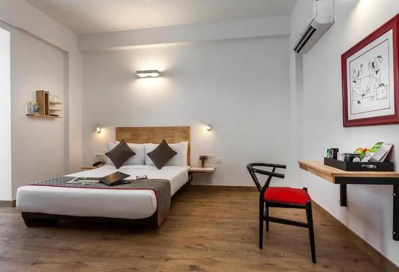 トリプルクラシックルーム, Super Townhouse Sector 51 Noida Near Iskcon Temple Noida