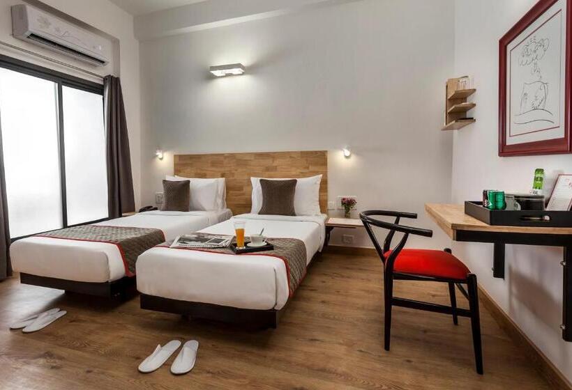Трехместный Номер Классика, Super Townhouse Sector 51 Noida Near Iskcon Temple Noida