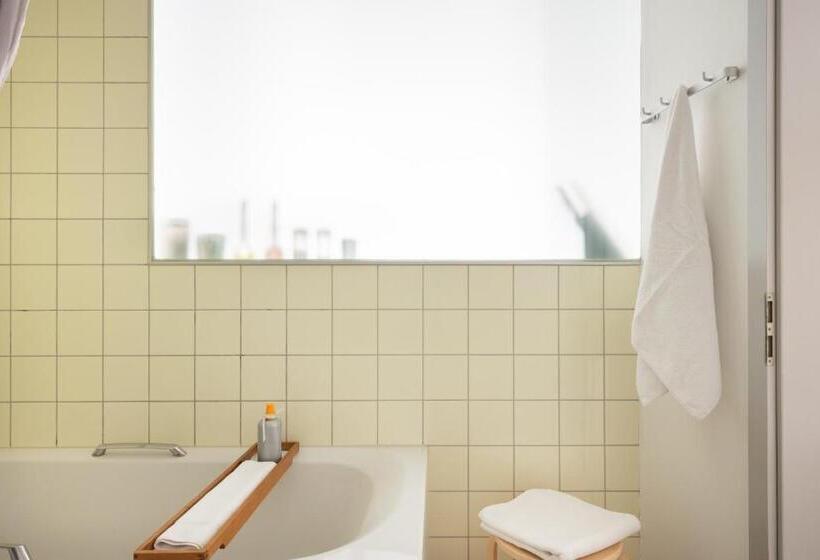 استودیوی استاندارد, Miniloft Apartment