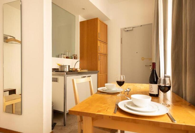 استودیوی استاندارد, Miniloft Apartment