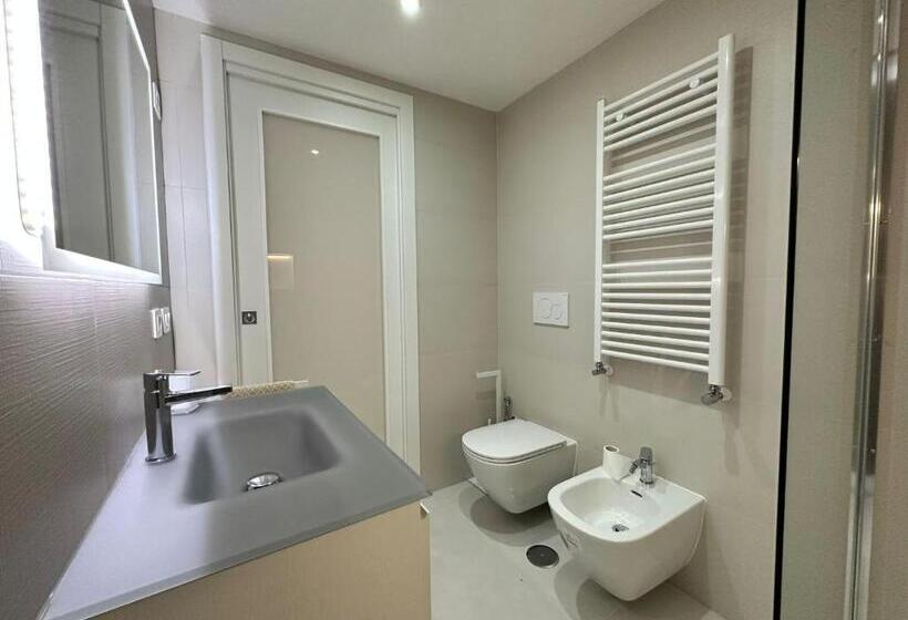 اتاق لوکس, Hary Home