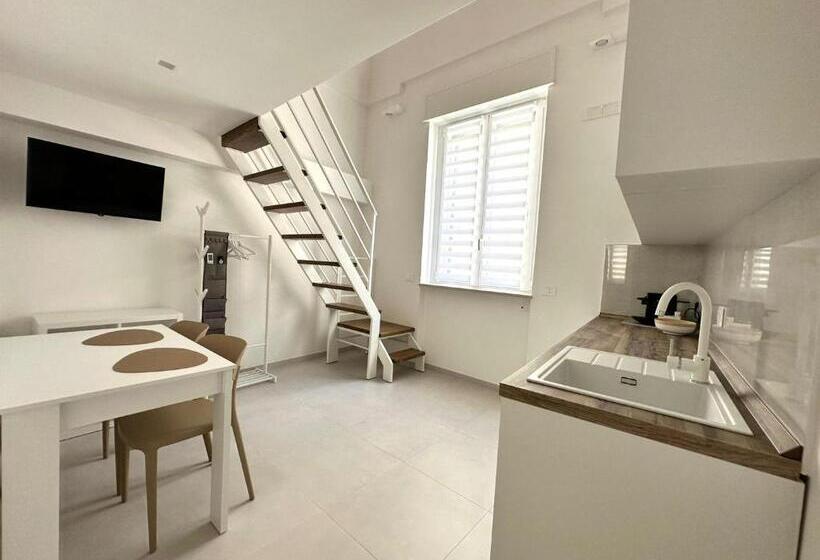 اتاق لوکس, Hary Home