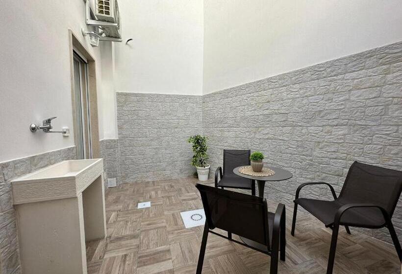 اتاق لوکس سه تخته, Hary Home
