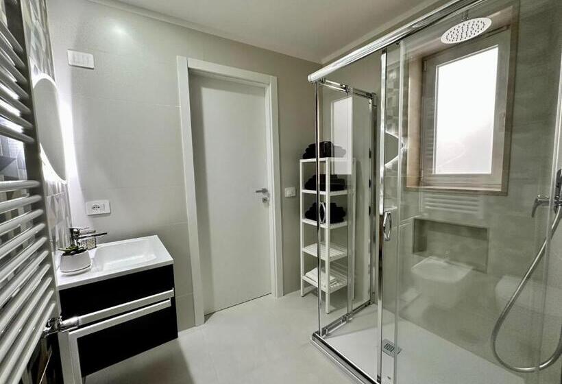 اتاق لوکس سه تخته, Hary Home