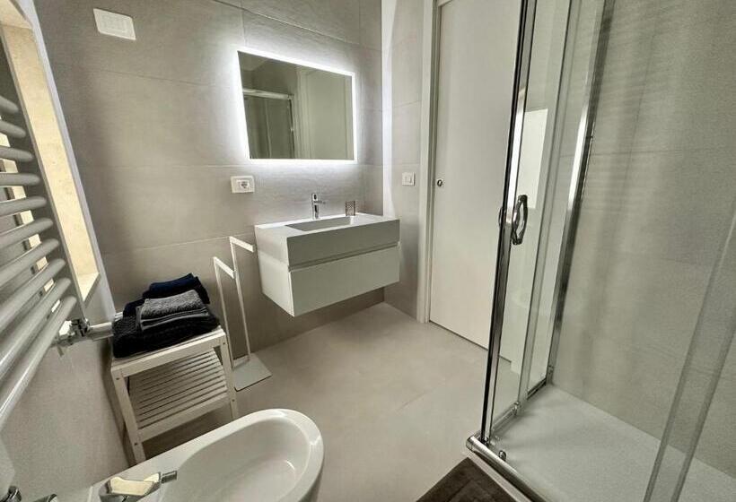 اتاق استاندارد, Hary Home