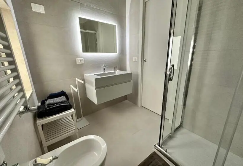 اتاق استاندارد, Hary Home