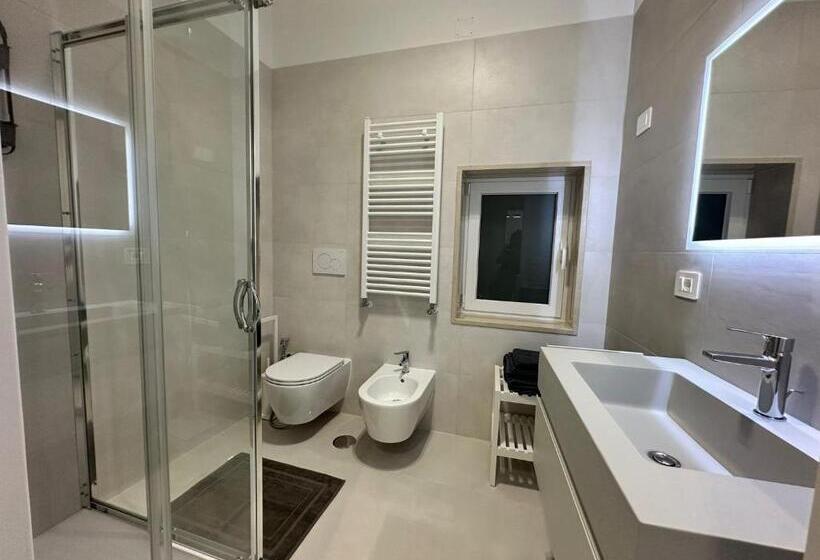 اتاق استاندارد, Hary Home