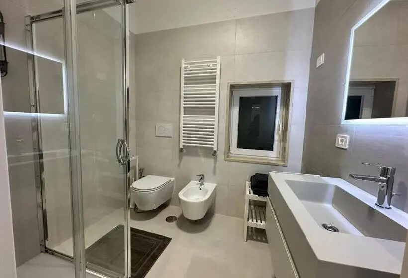 اتاق استاندارد, Hary Home